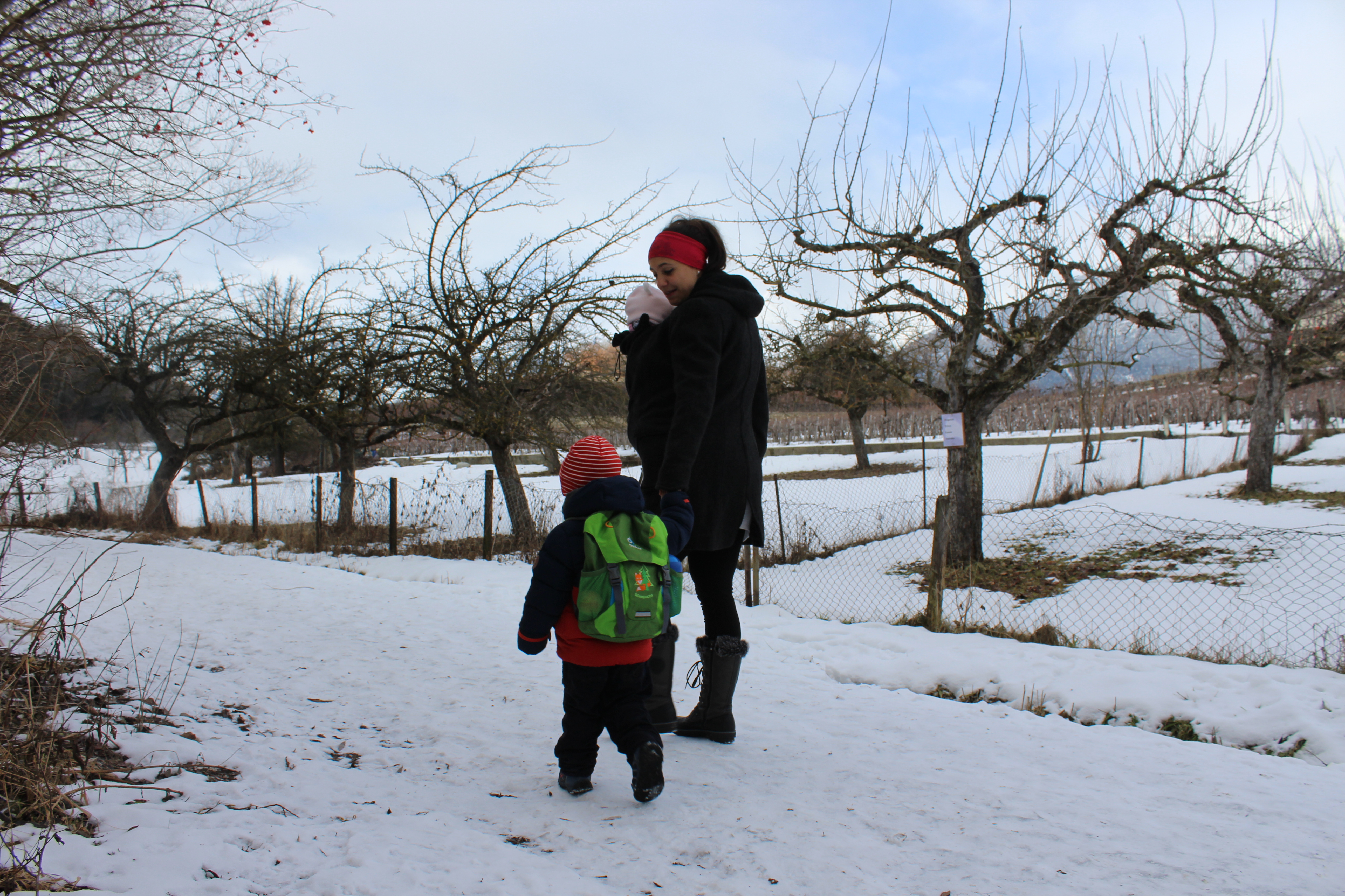 Dans la neige avec le manteau Mamalila