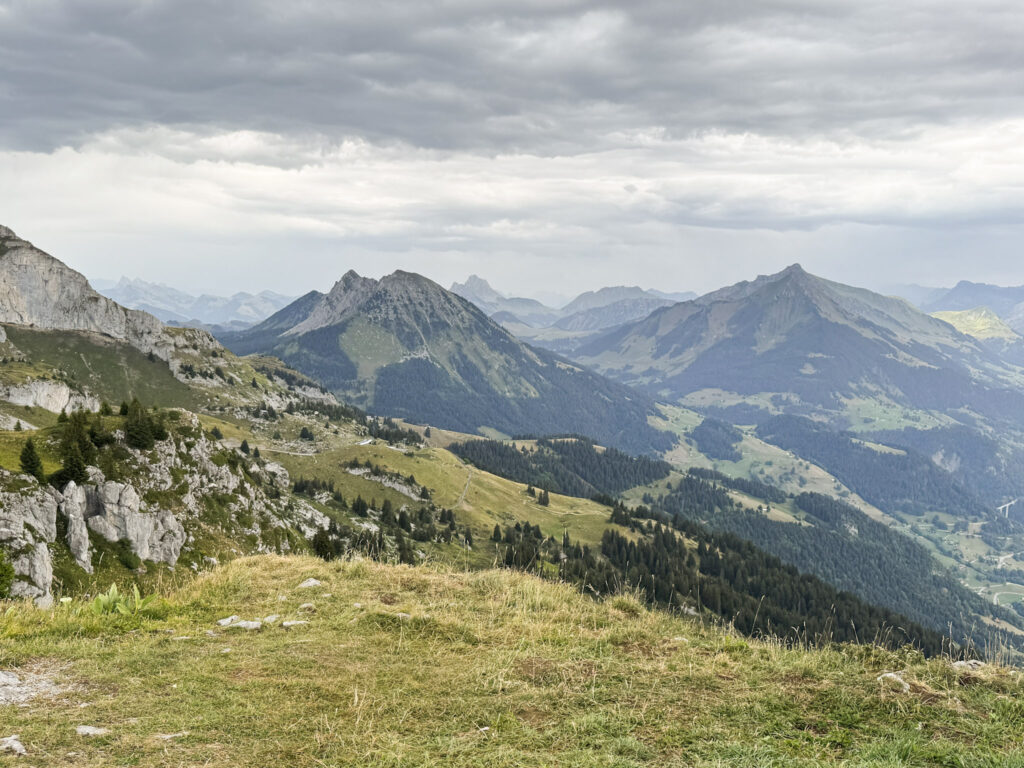 Vue sur les Alpes depuis La Berneuse à Leysin