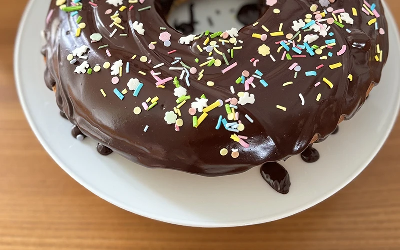 gâteau d'anniversaire, donut au chocolat
